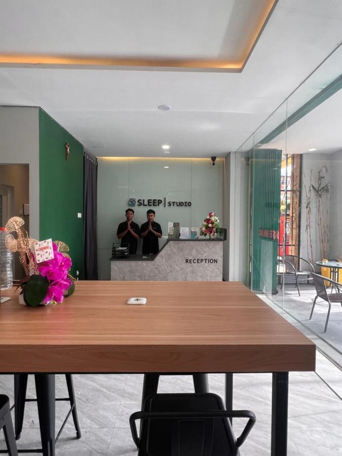 Sleep Studio Hotel City Center 泗水 外观 照片